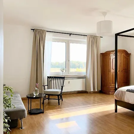 Haus Neuss-1.og 아파트 *