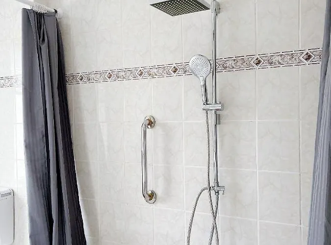 Haus Neuss-1.og * Neuss